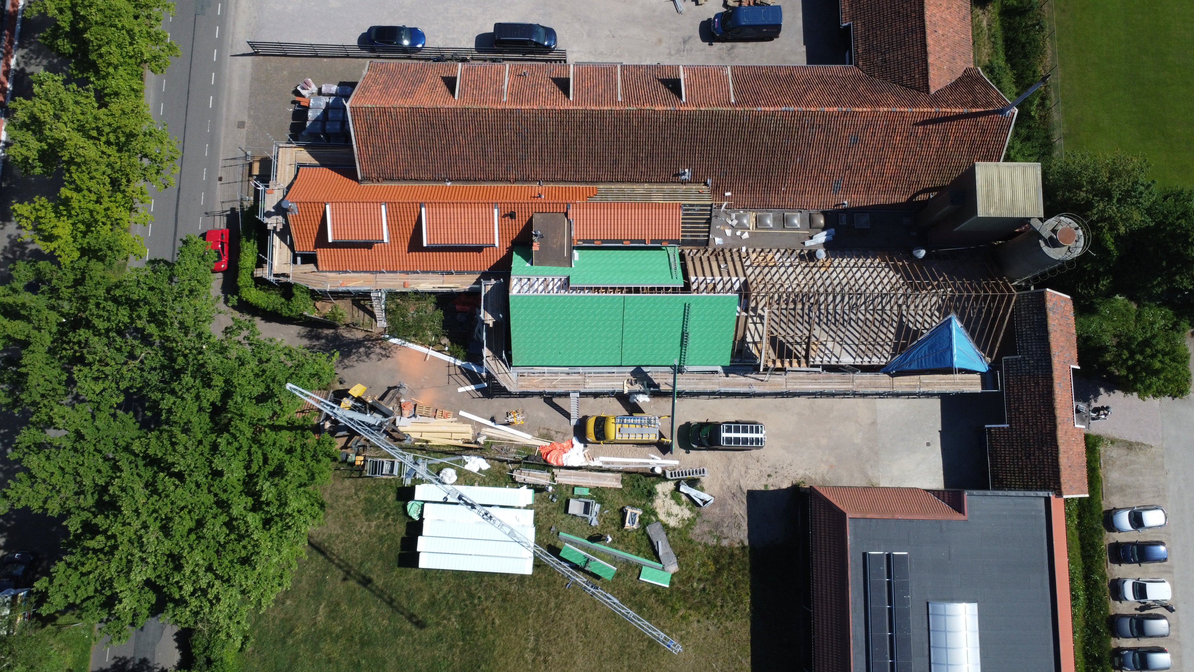 Restauratie en verduurzaming hellend dak en dakkapellen Weerselo fase 1 foto
